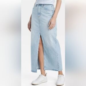 Universal Thread Light Blue Denim Jeans